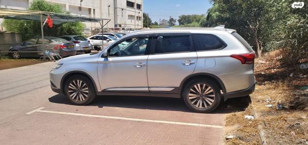מיצובישי אאוטלנדר Instyle אוט' 7 מק' 2.0 (150 כ"ס) בנזין 2018 למכירה בנתניה