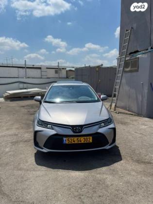 טויוטה קורולה הייבריד Comfort סדאן אוט' 1.8 (122 כ''ס) בנזין 2021 למכירה בכפר סבא
