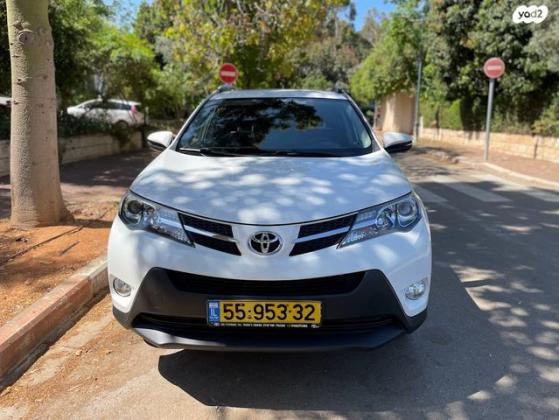 טויוטה RAV4 ארוך 4X4 GLI אוט' 2.0 (151 כ''ס) בנזין 2015 למכירה בחרות