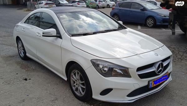 מרצדס CLA CLA180 SE אוט' 1.6 (122 כ''ס) בנזין 2017 למכירה בפתח תקווה