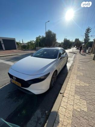 מאזדה j Spirit הצ'בק אוט' 2.0 (165 כ''ס) בנזין 2021 למכירה ברחובות