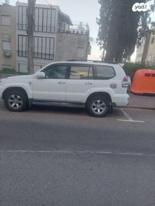 טויוטה לנד קרוזר ארוך 4X4 Luxury אוט' דיזל 8 מק' 3.0 (166 כ''ס) דיזל 2008 למכירה בחיפה