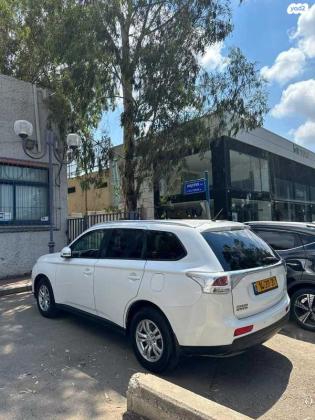 מיצובישי אאוטלנדר Instyle אוט' 7 מק' 2.0 (150 כ"ס) בנזין 2014 למכירה בחדרה