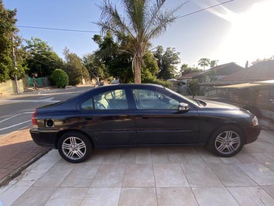 וולוו S60 אוט' 2.4 (140 כ''ס) בנזין 2008 למכירה ברעננה