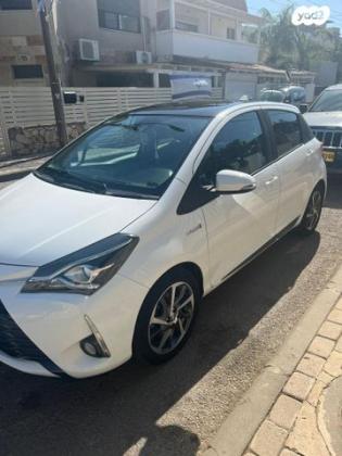 טויוטה יאריס הייבריד Black Sky TSS אוט' 1.5 (73 כ"ס) בנזין 2019 למכירה בנהריה