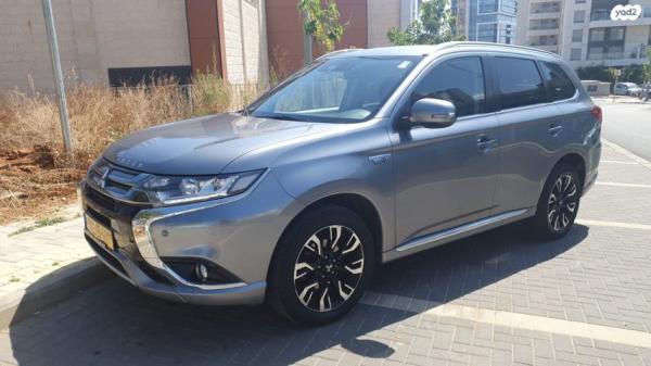 מיצובישי אאוטלנדר PHEV 4X4 Luxury הייבריד אוט' 5 מק' 2.0 (121 כ"ס) היברידי חשמל / בנזין 2018 למכירה בכפר מל"ל