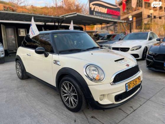 מיני קופר Pepper-S אוט' 3 דל' 1.6 (184 כ"ס) בנזין 2013 למכירה בחיפה