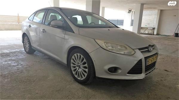 פורד פוקוס Trend סדאן אוט' 1.6 (125 כ"ס) בנזין 2012 למכירה באום אל פחם