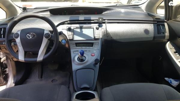 טויוטה פריוס Two הייבריד אוט' 1.8 (134 כ''ס) בנזין 2014 למכירה באלעד