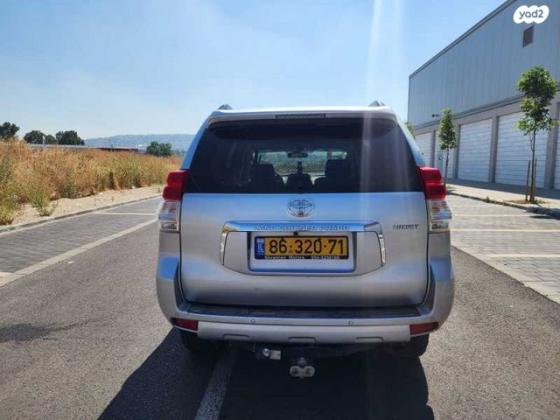 טויוטה לנד קרוזר ארוך 4X4 Luxury אוט' דיזל 7 מק' 3.0 (173 כ''ס) דיזל 2010 למכירה בעפולה