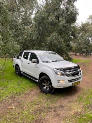 איסוזו 4X4 D-MAX 4X4 LS דאבל קבינה אוט' דיזל 2.5 (163 כ''ס) דיזל 2016 למכירה בקלנסווה