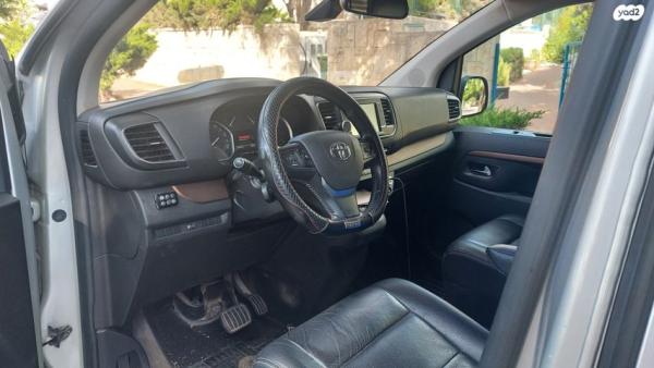 טויוטה פרואייס Family אוט' דיזל 8 מק' 5 דל' 2.0 (177 כ''ס) דיזל 2019 למכירה בקדרון