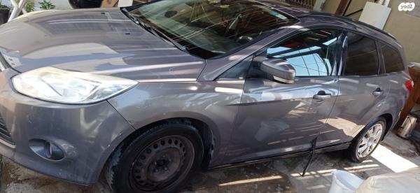 פורד פוקוס Trend סטיישן אוט' 1.6 (125 כ''ס) בנזין 2013 למכירה בחשמונאים