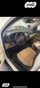 מיצובישי אאוטלנדר Premium אוט' 7 מק' 2.0 (150 כ''ס) בנזין 2015 למכירה בכפר סבא
