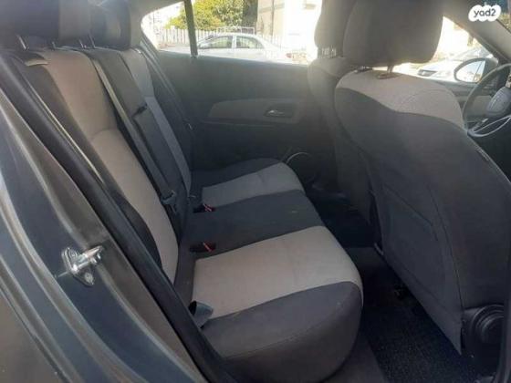 שברולט קרוז LS סדאן אוט' 1.6 (124 כ"ס) בנזין 2011 למכירה בפתח תקווה