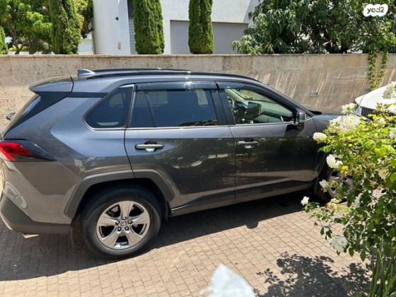 טויוטה RAV4 ארוך 4X4 Experience אוט' 2.0 (175 כ''ס) בנזין 2022 למכירה בקיסריה