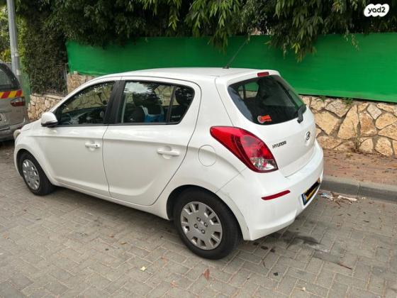 יונדאי i20 Insight אוט' 1.4 (100 כ"ס) בנזין 2013 למכירה בראש העין