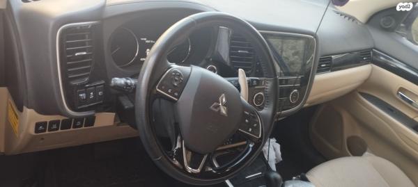 מיצובישי אאוטלנדר Instyle אוט' 7 מק' 2.0 (150 כ"ס) בנזין 2019 למכירה ברמת גן