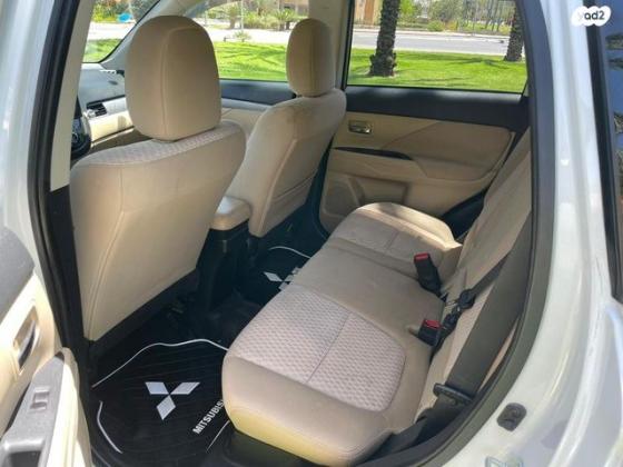 מיצובישי אאוטלנדר Instyle אוט' 7 מק' 2.0 (150 כ"ס) בנזין 2014 למכירה בבאר שבע