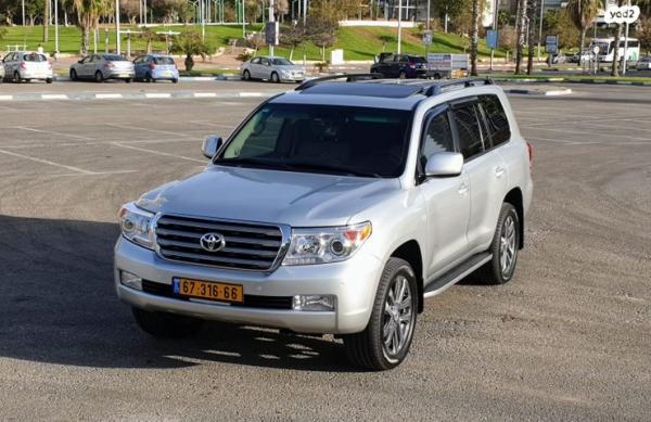 טויוטה לנד קרוזר V8 4X4 Luxury אוט' דיזל 4.5 (286 כ''ס) דיזל 2008 למכירה בתל אביב יפו