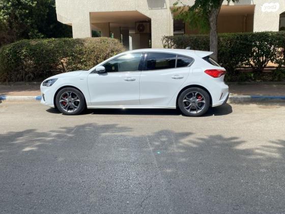 פורד פוקוס ST-Line הצ'בק אוט' 1.5 (182 כ''ס) בנזין 2022 למכירה ברעננה