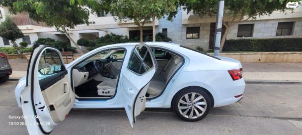 סקודה סופרב (עד 2019) Exclusive אוט' 1.8 (180 כ"ס) בנזין 2018 למכירה ברמת השרון