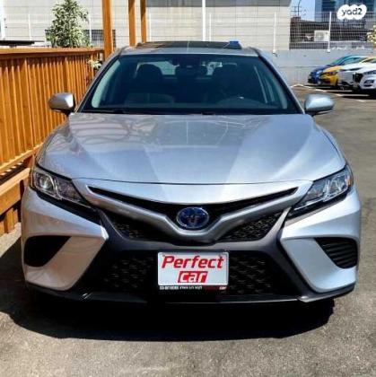 טויוטה קאמרי SE הייבריד אוט' 4 דל' 2.5 (211 כ''ס) בנזין 2019 למכירה בפתח תקווה