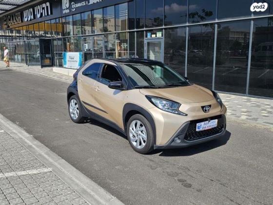 טויוטה אייגו קרוס (AYGO X) Pure הצ'בק 4X2 אוט' 1.0 (72 כ"ס) בנזין 2023 למכירה בראשון לציון