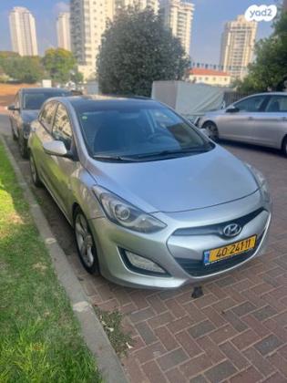 יונדאי i30 Premium אוט' 1.6 (135 כ''ס) בנזין 2013 למכירה בפתח תקווה