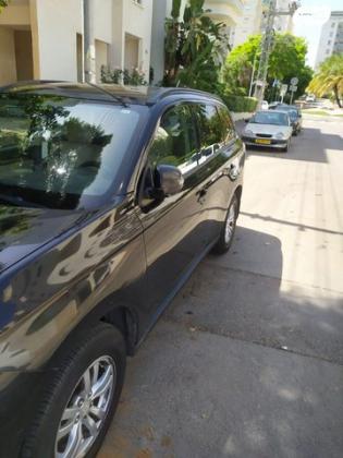 מיצובישי אאוטלנדר Instyle אוט' 7 מק' 2.0 (150 כ"ס) בנזין 2013 למכירה ברמת השרון
