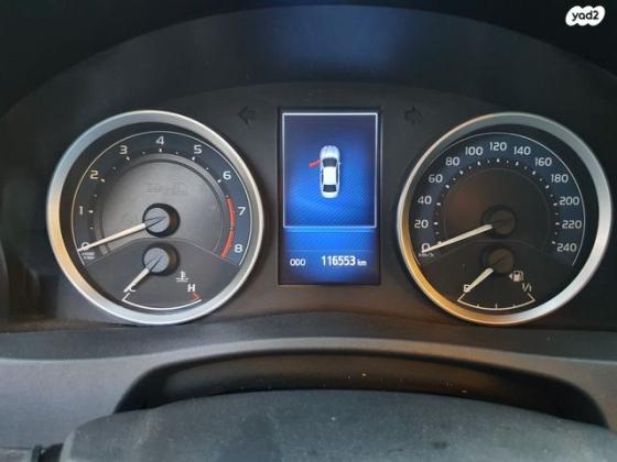 טויוטה קורולה 50th Edition אוט' 1.6 (132 כ"ס) בנזין 2017 למכירה בפתח תקווה