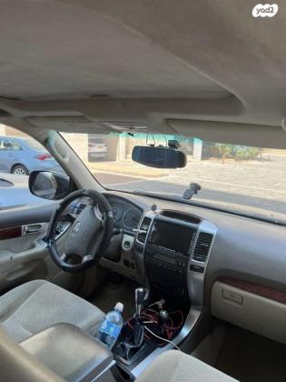 טויוטה לנד קרוזר ארוך 4X4 STD אוט' דיזל 8 מק' 3.0 (173 כ''ס) דיזל 2008 למכירה בנתניה