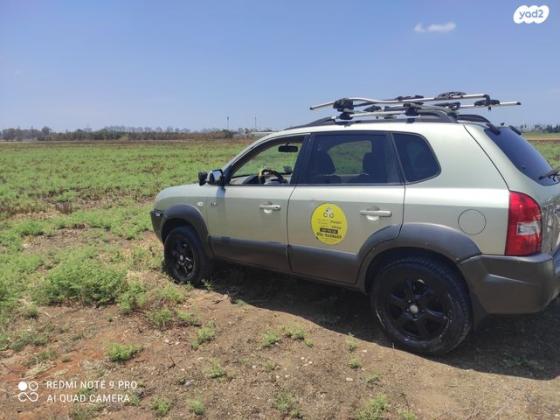 יונדאי טוסון 4X4 GLS אוט' בנזין 2.7 (175 כ''ס) בנזין 2005 למכירה ברעננה