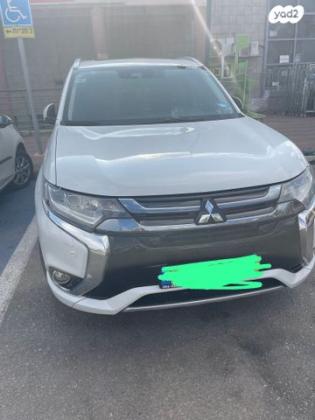 מיצובישי אאוטלנדר PHEV 4X4 Luxury הייבריד אוט' 5 מק' 2.0 (121 כ"ס) היברידי חשמל / בנזין 2017 למכירה בפרדסיה