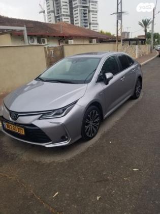 טויוטה קורולה הייבריד Lounge Luxury סדאן אוט' 1.8 (98 כ''ס) בנזין 2019 למכירה ברמת השרון