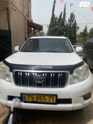 טויוטה לנד קרוזר ארוך 4X4 Luxury אוט' דיזל 7 מק' 3.0 (173 כ''ס) דיזל 2010 למכירה בערערה