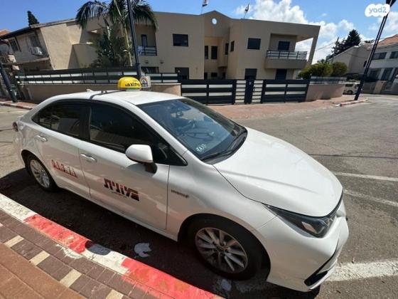 טויוטה קורולה הייבריד Sense סדאן אוט' 1.8 (98 כ''ס) בנזין 2022 למכירה בעכו