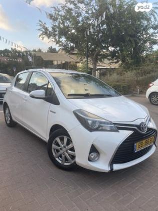 טויוטה יאריס הייבריד Style אוט' 1.5 (73 כ"ס) בנזין 2017 למכירה בניר גלים