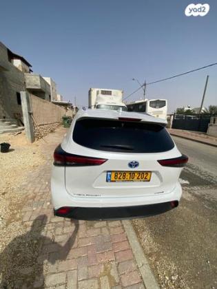 טויוטה היילנדר 4X4 E-Xclusive הייבריד אוט' 7 מק' 2.5 (190 כ''ס) בנזין 2022 למכירה בבאר שבע