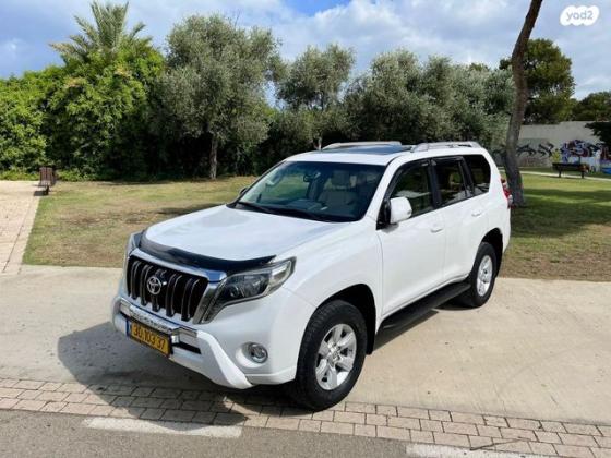 טויוטה לנד קרוזר ארוך 4X4 Luxury 5 אוט' דיזל 5 מק' 2.8 (177 כ"ס) דיזל 2016 למכירה בתל אביב יפו