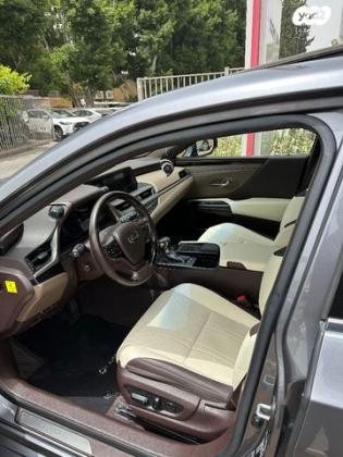 לקסוס ES300H Premium הייבריד אוט' 2.5 (178 כ''ס) בנזין 2020 למכירה בכפר סבא