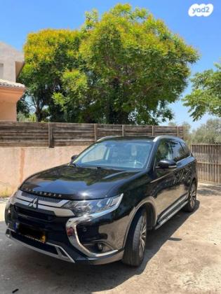 מיצובישי אאוטלנדר Premium אוט' 7 מק' 2.0 (150 כ''ס) בנזין 2021 למכירה בבן שמן