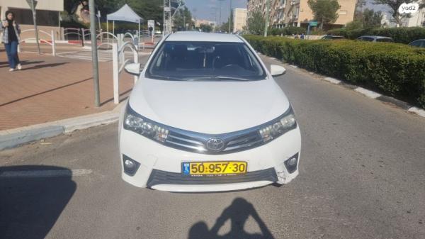טויוטה קורולה GLI-FL אוט' 1.6 (132 כ''ס) [2013-2016] בנזין 2014 למכירה בבאר שבע