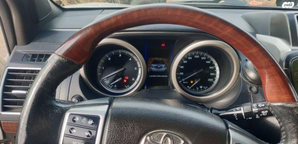 טויוטה לנד קרוזר ארוך Select 60th אוט' דיזל 7 מק' 3.0 (190 כ"ס) דיזל 2011 למכירה במירון