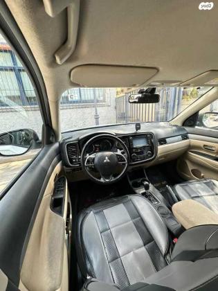 מיצובישי אאוטלנדר Instyle אוט' 7 מק' 2.0 (150 כ"ס) בנזין 2014 למכירה בחדרה