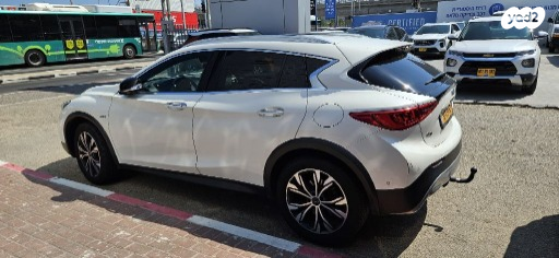 אינפיניטי QX30 Luxury Tech אוט' 2.0 (211 כ''ס) בנזין 2019 למכירה בפתח תקווה