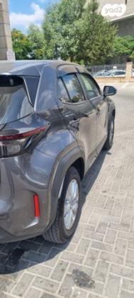 טויוטה יאריס קרוס HSD Urban אוט' 1.5 (92 כ''ס) בנזין 2023 למכירה בבית חשמונאי
