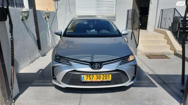 טויוטה קורולה הייבריד Special Edition סדאן אוט' 1.8 (98 כ''ס) בנזין 2019 למכירה בגן יבנה