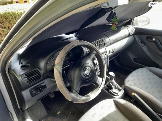 סיאט לאון Signo ידני 5 דל' 1.6 (100 כ''ס) בנזין 2002 למכירה בנתניה