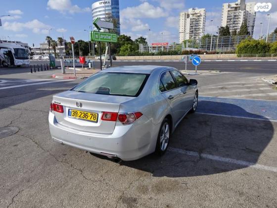 הונדה אקורד Luxury אוט' 2.0 (156 כ''ס) בנזין 2012 למכירה בחולון